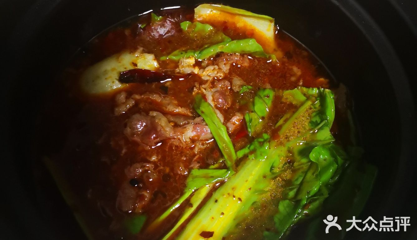 麻椒,干辣椒少许,香菜两根