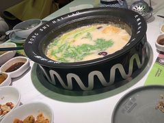 -洪氏嗨捞·广东猪肚鸡·椰子鸡火锅(西咸万象城店)