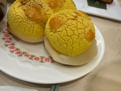 酥皮菠萝包-轩记海鲜餐厅·四十五年老字号·经典粤菜(西区彩虹店)
