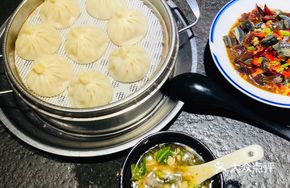 Lei-style Pork Soup Dumplings