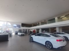 -上海冠松华奥奥迪4S店(张江店)
