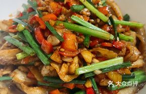 Stir-fried牛 Tongue with Leek Flowers