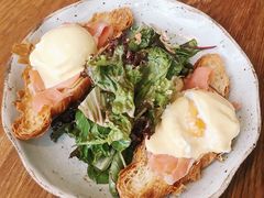 -ROAST coffee & eatery