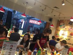 等位区-百品聚旋转火锅(号外店)