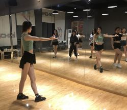 点击看大图 -ISHOW爱秀爵士舞蹈
