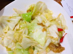 手撕莲花白-老滇山寨•云南特色菜•地方菜•民族风情歌舞表演(金碧店)