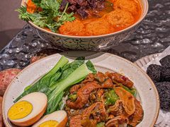 -粉八·云南米线·建水烧烤(常熟路店)