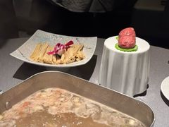 -左庭右院鲜牛肉火锅黑金店(陆家嘴中心店)