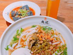-湘人龙记老长沙米粉(鸟巢店)