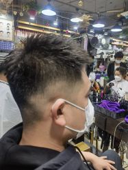 -阿兵荣辉美容理发有限公司