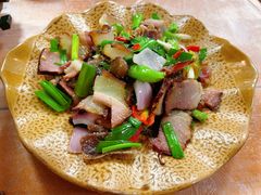 蕨粑炒腊肉-古城苗家土菜馆(河景餐厅店)
