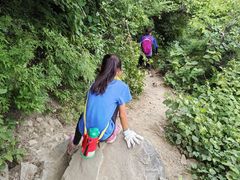-鬼笑石后山停车场