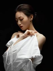 点击看大图 -定格摄影·轻奢定制写真馆