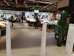 -中百仓储超市有限公司(越秀星汇维港店)