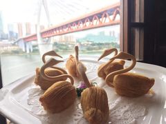 -小天鹅火锅·一线江景洪鼎旗舰店(洪崖洞店)