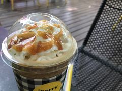 枫糖摩卡冰沙-莓园冰淇淋店