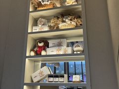 -VERIE BAKEHOUSE