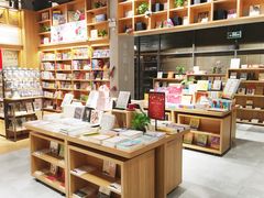 -百新书局(尚悦湾店)