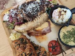 -Mark&Mars Restaurant