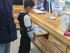 -豪门视光·星趣控·蔡司依视路眼镜代理商(中央大街店)