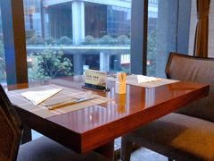 靠窗位-宁波逸东豪生大酒店·豪生咖啡厅