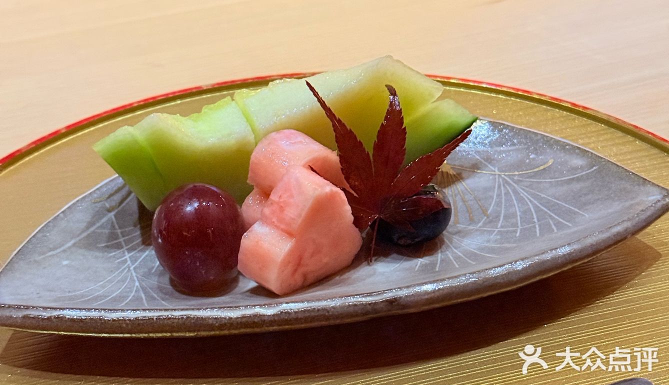 俩人吃的非常饱 食材很新鲜 菜式非常丰富 服务没得说