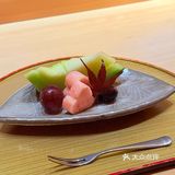 俩人吃的非常饱 食材很新鲜 菜式非常丰富 服务没得说