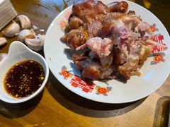 酱猪蹄-聚合鑫东北熏酱熟食麻辣面(长阳店)