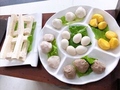 -墨脱石锅椰子鸡•香草鸭•东山羊(大东海店)