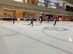 -冰堡国际溜冰场(观澜湖新城MHMALL店)