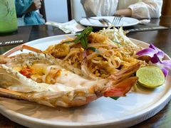 -Chom Cafe and Restaurant