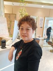 -一東造型烫发染发