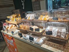 面包甜点陈列柜-风车面包