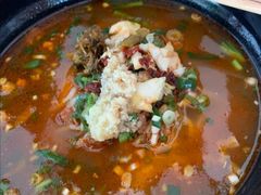 -鸿浩扒猪脚米线