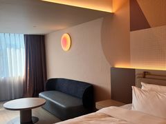 -桔子酒店(上海西藏北路地铁站店)