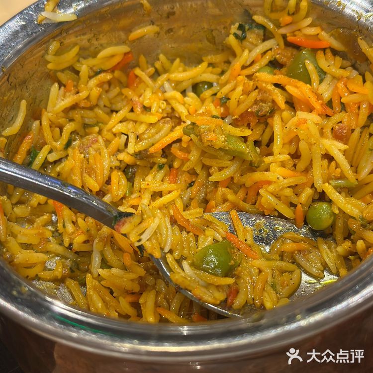 是可以很安静的吃饭的地方，大桌都被一些印度友人预定去了