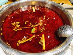 -肖肖酸萝卜鱼火锅(总店)