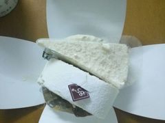 -85度C(生甜甜圈研究工坊·上海松江人民北路店)