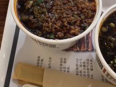 -荀记肉夹馍(三八家乐福店)
