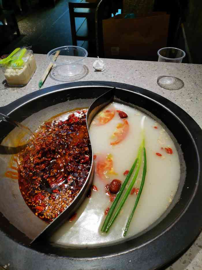 煎水记火锅(武汉天地店)-"永清街新天地附近,长春街路口进去一百米不.