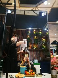-PE SALON