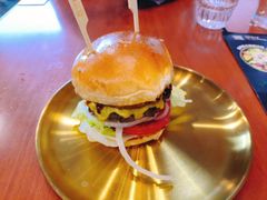 火烤墨西哥鲜椒牛肉汉堡-魏斯理汉堡(西安沣东吾悦店)