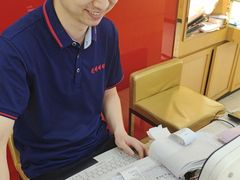 -光明眼镜·蔡司授权(徐泾店)