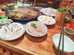 -周小明火锅(黑金冠社区店)