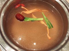 原味清汤锅-海上明月海鲜火锅 鲜切牛肉