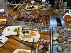 -哈尔滨小酒馆·鲜肉现穿自助烧烤(康新花园店)