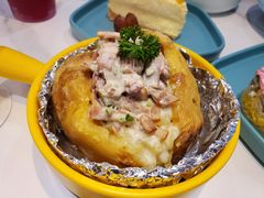 培根黑蒜风味芝士烤土豆-库滋明·俄罗斯特色美食(中央大街店)