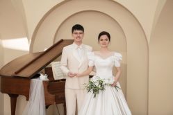 -雪中彩影婚纱摄影·微光艺术中心