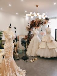 -Color卡诺婚纱礼服馆(南京严选店)