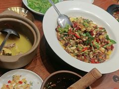 -老滇山寨•云南特色菜•地方菜•民族风情歌舞表演(金碧店)